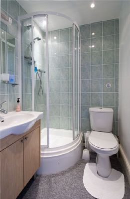 En-suite room. - Bed and Breakfasts Penzance