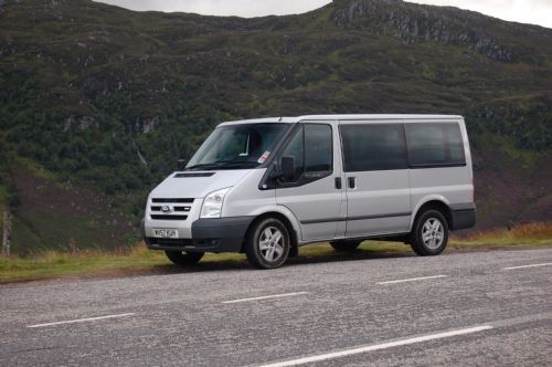 8 passenger luxury minibus. - Minibus Taxis Kent