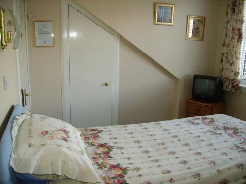 Single Room - Bed and Breakfasts Edinburgh