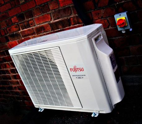 Outdoor air conditioning unit - Air Conditioning Companies Chesterfield