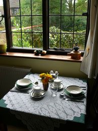 A welcoming breakfast in the morning - Bed and Breakfasts Southampton