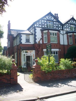 Abbey Lodge from the front - Wilbraham Road - Bed and Breakfasts Manchester