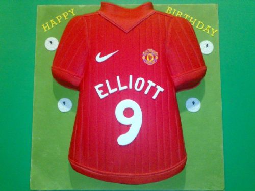 Football T-Shirt Cake - Cake Designers Bromley