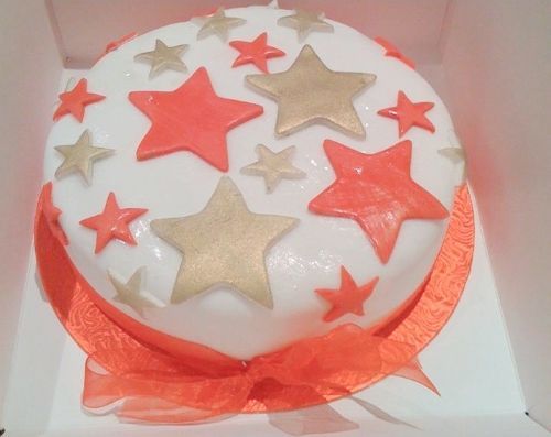 Christmas cake decorated with fondant icing star design - Occasion Cake Makers Chessington