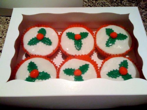 Christmas cake cupcakes decorated with mistletoe - Occasion Cake Makers Chessington