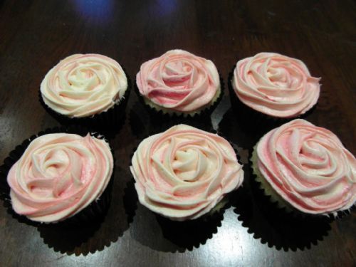 Rose swirl cupcakes - Occasion Cake Makers Chessington