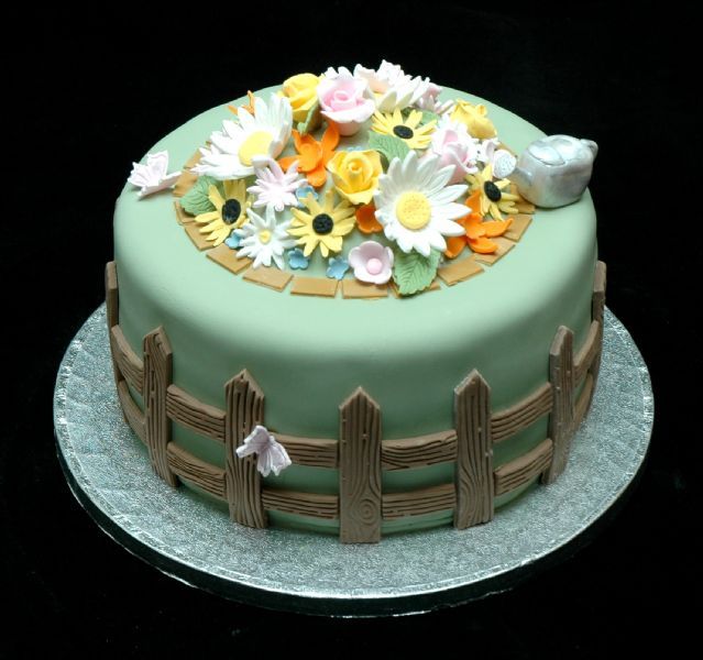 Katie Cakes Cake Maker in Romsey (UK)