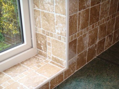Trevertine Splashbacks in Kitchen