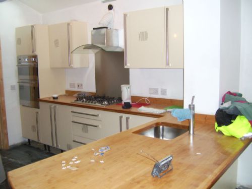 Solid bamboo worktop.