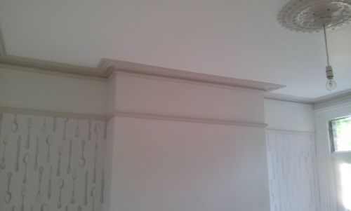Room decoration: lining paper, wallpaper, gloss