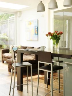 Kitchen attention to the finishing touches