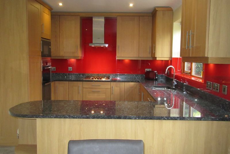 Solid Oak Shaker Style Kitchen Complete With Blue Pear Granite