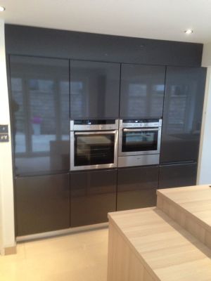 Anthracite gloss handleless