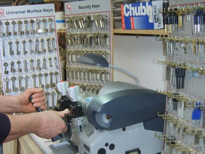 Cutting A High Security Euro Cylinder Key