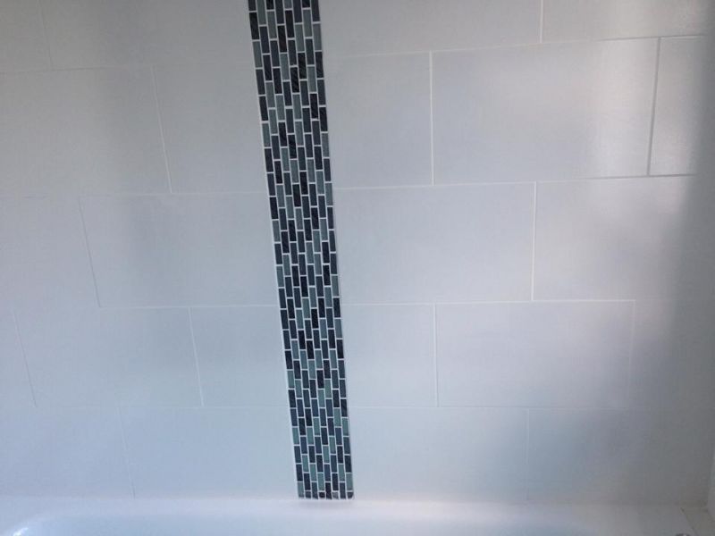 Bathroom Tiles Vertical Border a.p tiling - tiling in worthing (uk) Bathroom Tiles Vertical Border a.p tiling - tiling in worthing (uk)