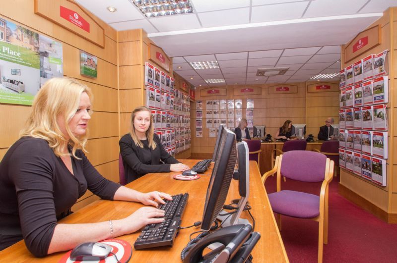 Blundells Estate Agent in Chesterfield (UK) S40 1TX