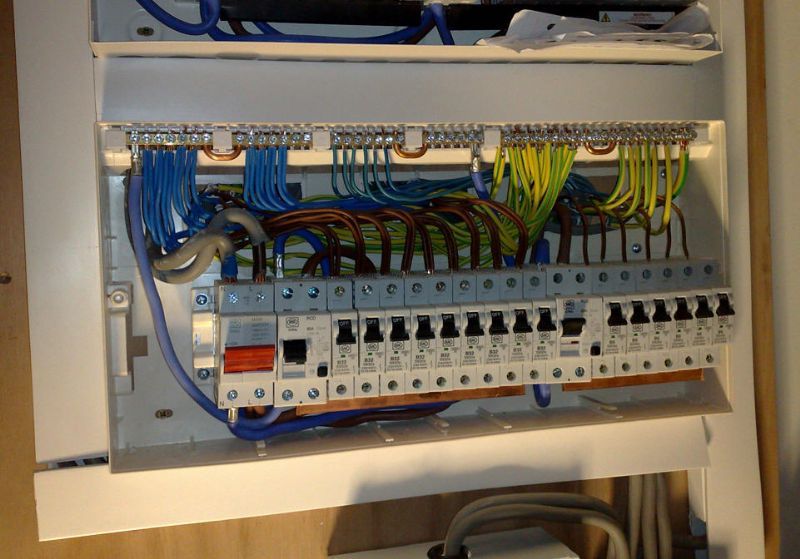 KDC Electrical - Electrician in Belfast (UK) 3 phase fuse box 
