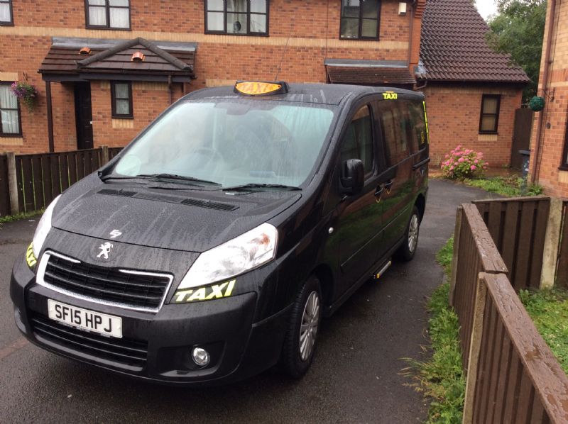 7 seater Black Taxi Hire Taxi Hire Company in Salford, Manchester (UK)