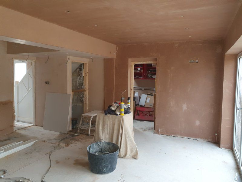 Electricians leeds, builders leeds, plasterers leeds, painters leeds, gas plumbers leeds, tilers leeds, joiners leeds mps ltd 0113 3909670 full house rennovations leeds mps house rewires leeds.